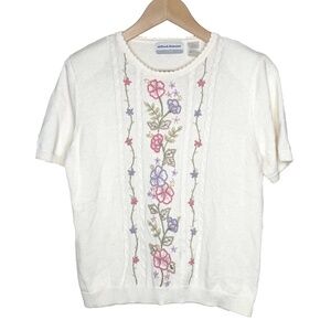 Vintage Alfred Dunner Short Sleeve Floral Embroidered Sweater